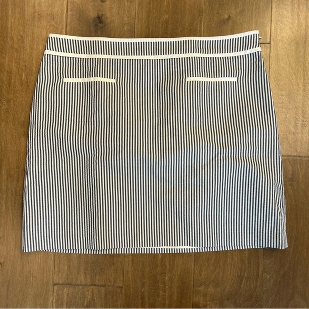 Talbots Striped dark gray and White seersucker mini Skirt 18